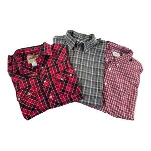 THREE ASSORTED MEN’S LARGE SHORT SLEEVE BUTTON DOWN SHIRTS